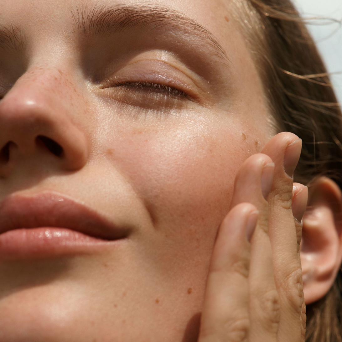Sanfte Gesichtspflege mit Naturkosmetik – behutsame Pflege für empfindliche, zu Rötungen neigende Haut